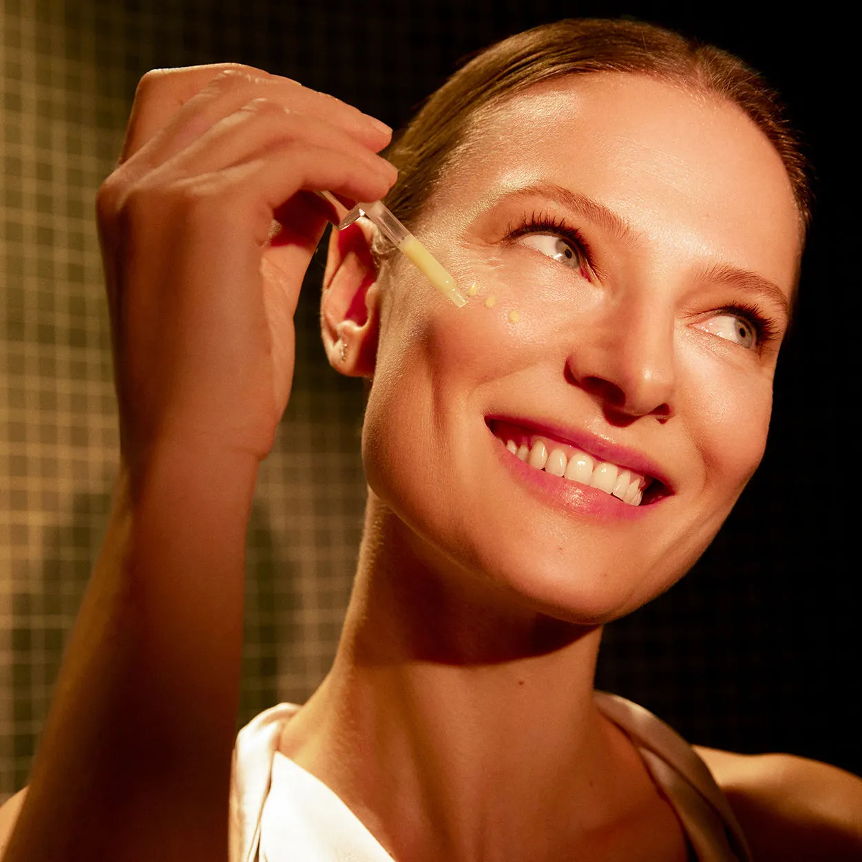 Essential Shock Intense Retinol Night Renewal