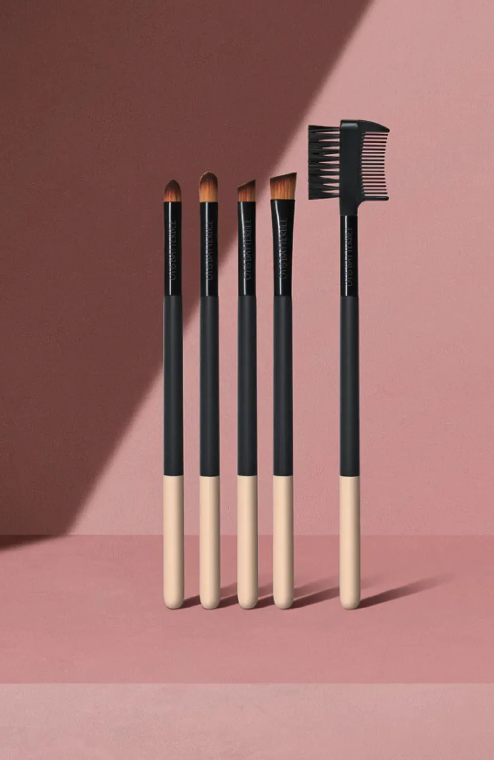 Otis Batterbee Lip and Brow Brush Set - Black/Peach